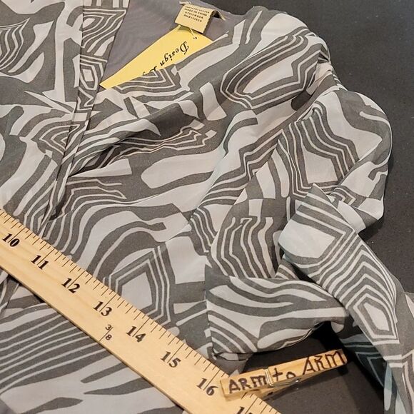 Design Loft sz S pullover poly top - Picture 7 of 11